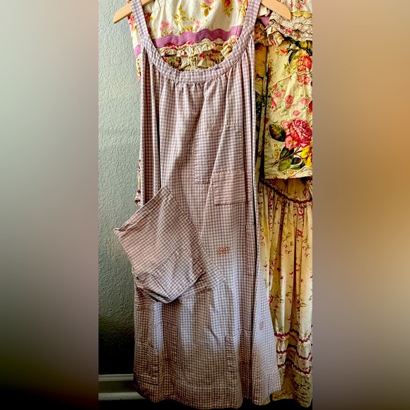 Magnolia Pearl Smock Dress - Picture 2 of 9